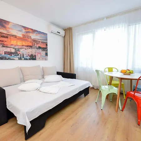- Two Bedrooms - 6 Guests - Cismigiu Gardens 布加勒斯特