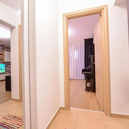 - Two Bedrooms - 6 Guests - Cismigiu Gardens 公寓 *