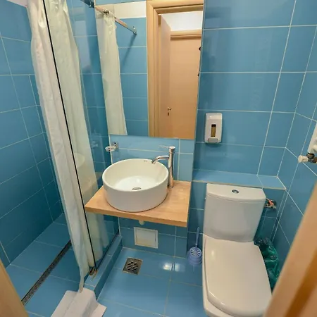 - Two Bedrooms - 6 Guests - Cismigiu Gardens 公寓 *
